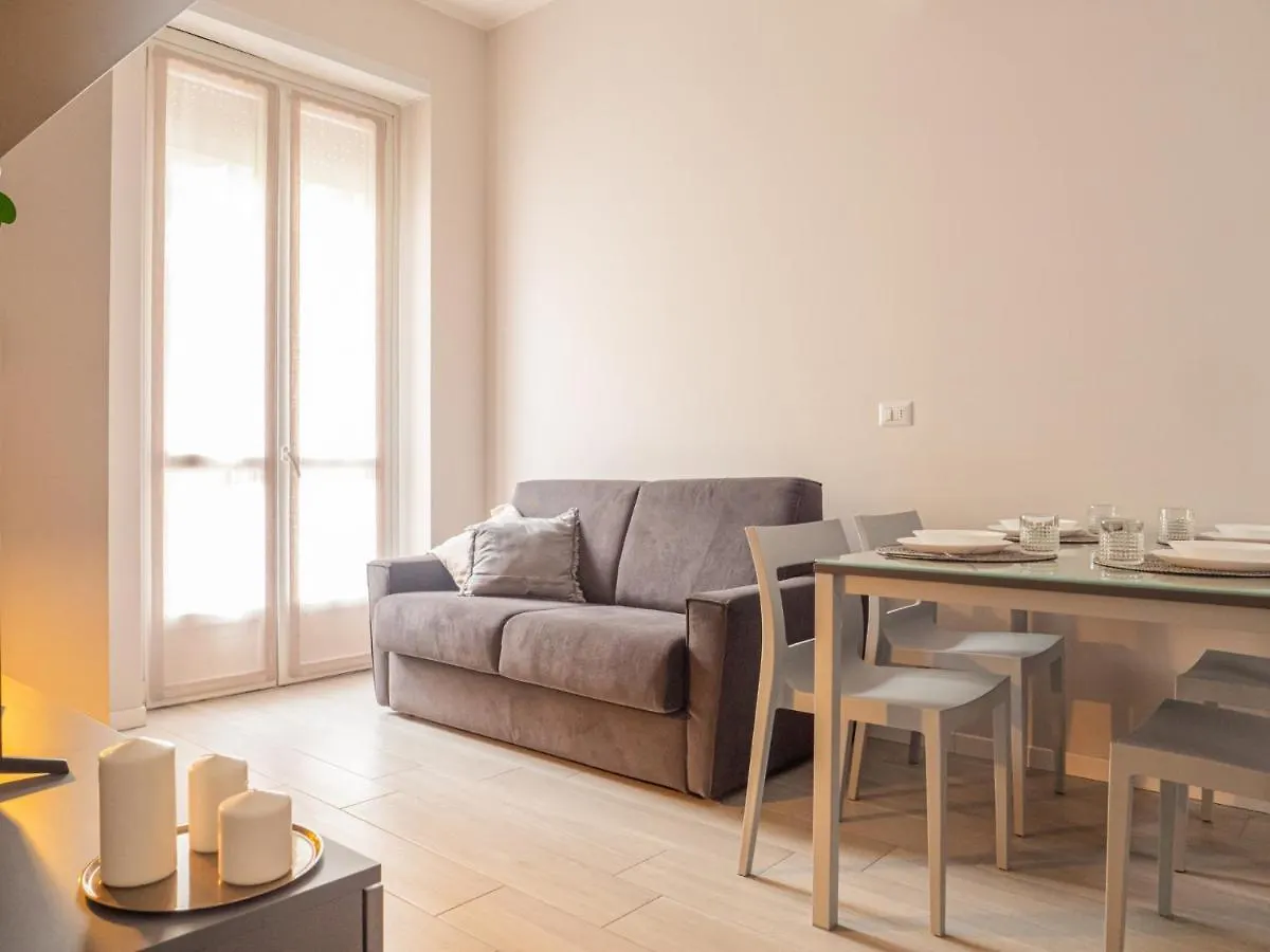 The Best Rent - Apartment With Balcony In Milan Downtown Italy