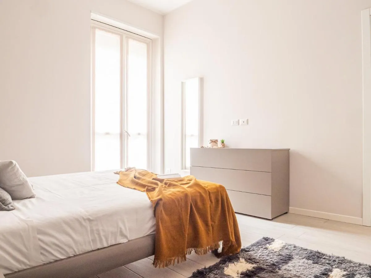 The Best Rent - Apartment With Balcony In Milan Downtown