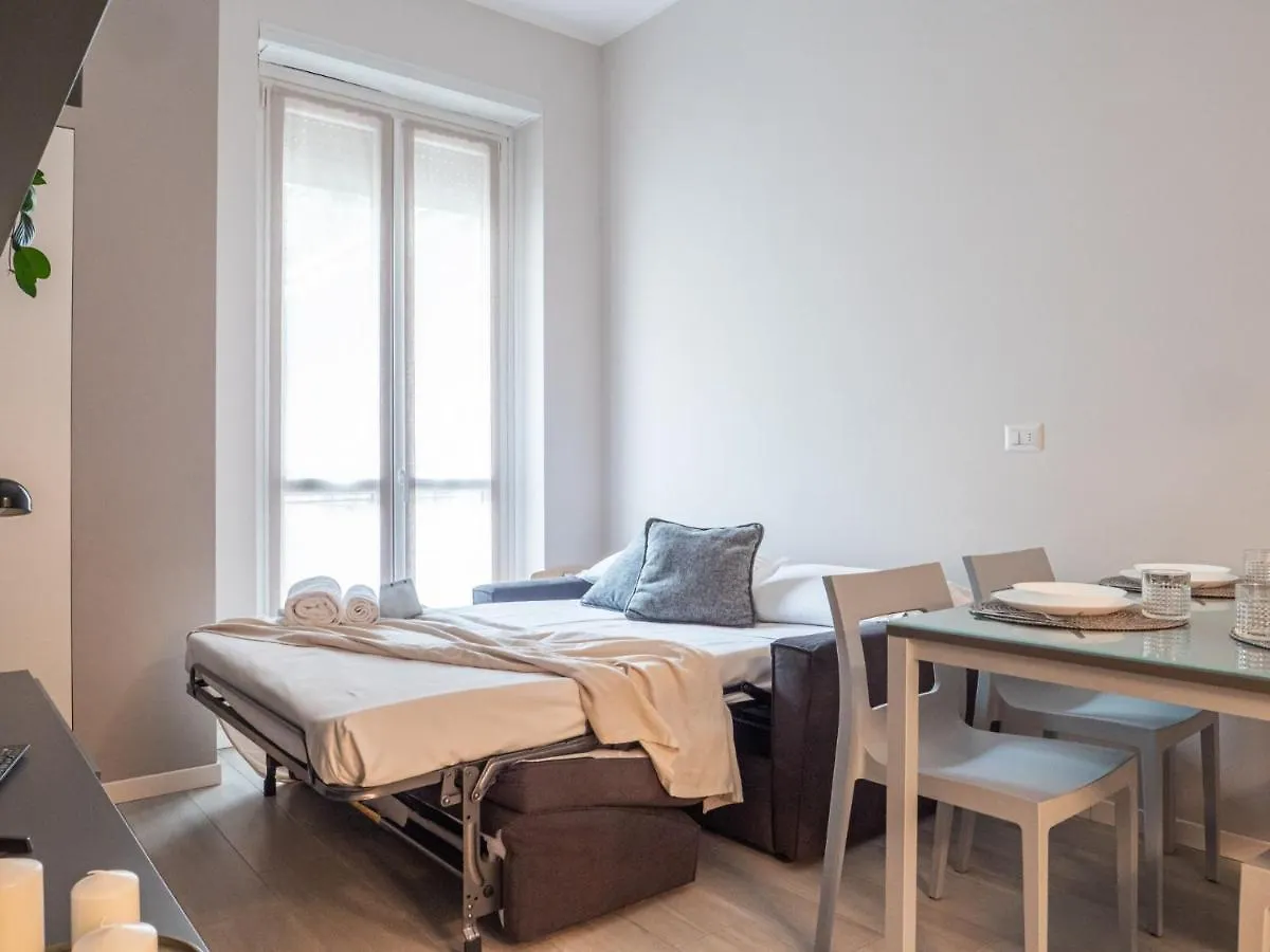 The Best Rent - Apartment With Balcony In Milan Downtown Italy